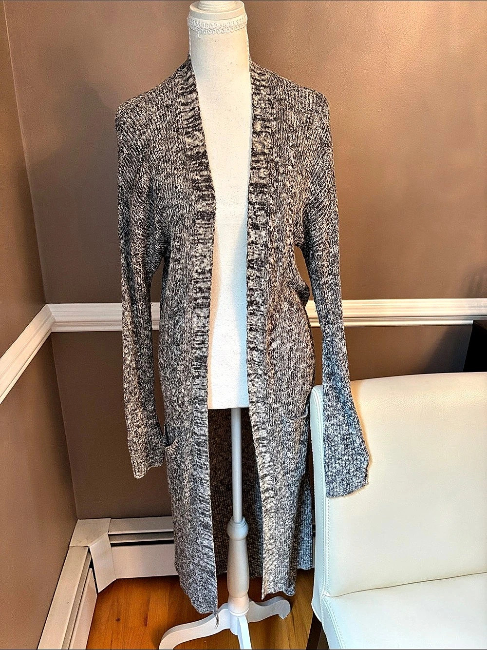 Hollister Open Front Long Cardigan in Gray & Black Size XS Like New